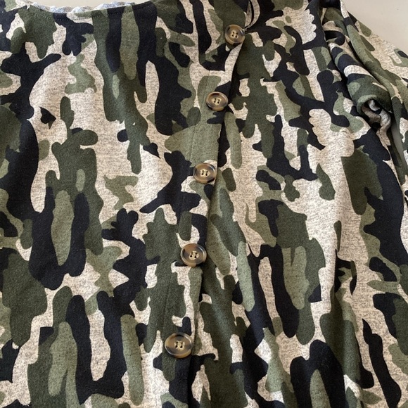 NY Collection, Woman Camo cowl Neck Knit Top. Size 14/16 - Picture 8 of 11